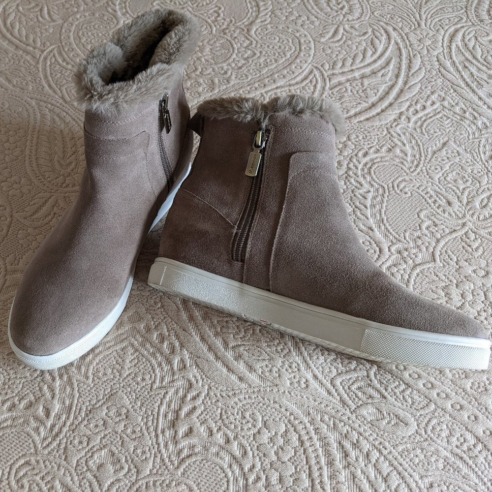 Blondo Glade Waterproof Boots in Mushroom Suede Style B3453 MSH Size 8
